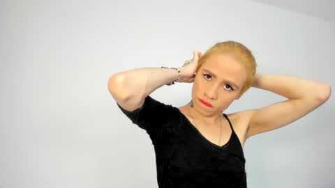 Snapshot of natacha_ferrer1 chatting on November 19, 12:05 pm natacha_ferrer1 online show from November 19, 12:05 pm