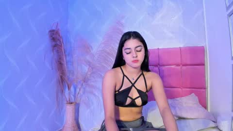 Naty  online show from February 18, 3:54 pm