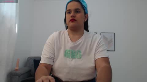 Nathalia online show from September 19, 6:19 pm