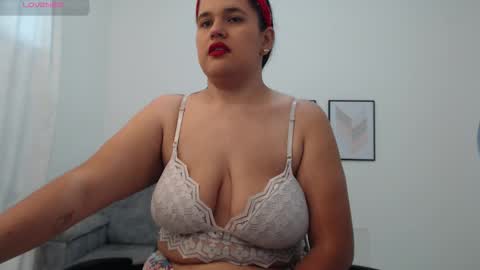 Nathalia online show from October 1, 5:30 pm