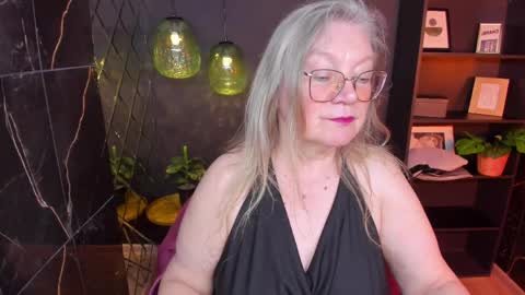 Snapshot of natalicloud chatting on June 4, 1:39 pm NataliCloud online show from June 4, 1:39 pm