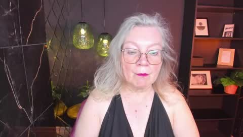 Snapshot of natalicloud chatting on June 7, 1:04 pm NataliCloud online show from June 7, 1:04 pm