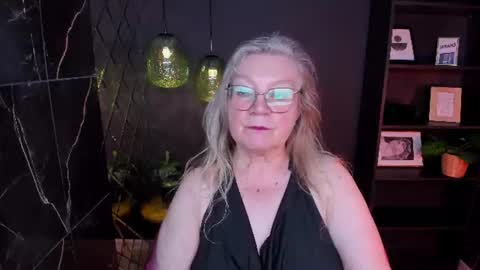 Snapshot of natalicloud chatting on July 4, 1:17 pm NataliCloud online show from July 4, 1:17 pm