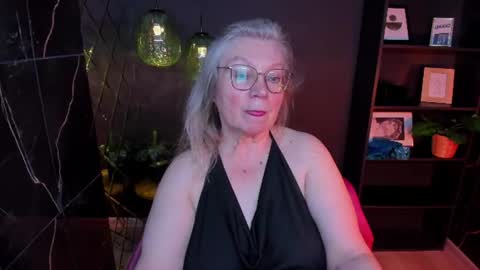 Snapshot of natalicloud chatting on July 5, 1:18 pm NataliCloud online show from July 5, 1:18 pm