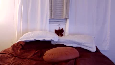 Natalie Six online show from January 8, 6:59 am