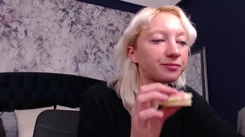 Natalie online show from December 23, 8:23 am