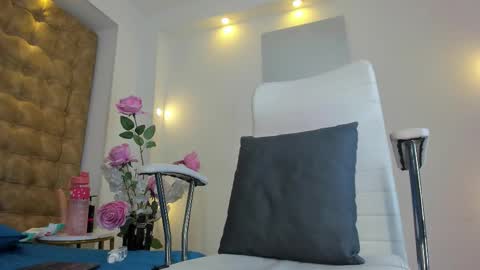   online show from March 26, 8:03 pm