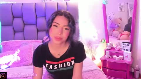 Snapshot of natalie_jaensen chatting on December 9, 11:56 pm online show from December 9, 11:56 pm