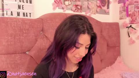 Snapshot of natalie_jaensen chatting on December 28, 3:26 am online show from December 28, 3:26 am