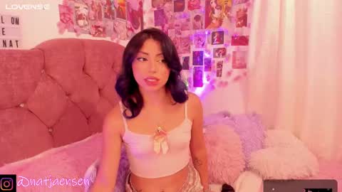 Snapshot of natalie_jaensen chatting on February 4, 11:16 pm online show from February 4, 11:16 pm