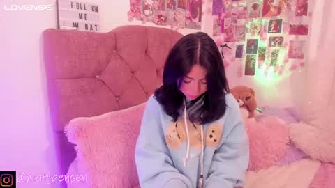 Snapshot of natalie_jaensen chatting on February 7, 11:55 pm online show from February 7, 11:55 pm