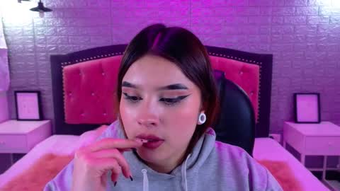 natalie  online show from October 13, 7:47 pm