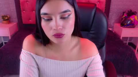 natalie  online show from February 13, 3:46 am