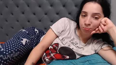 Snapshot of natalie_mia chatting on January 21, 6:43 am Miia online show from January 21, 6:43 am