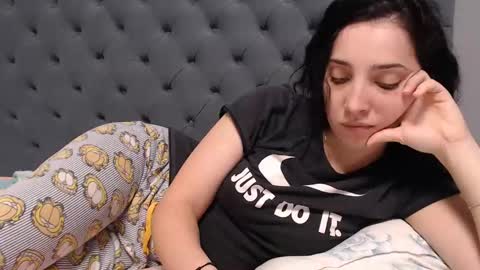 Snapshot of natalie_mia chatting on February 5, 9:57 am Miia online show from February 5, 9:57 am