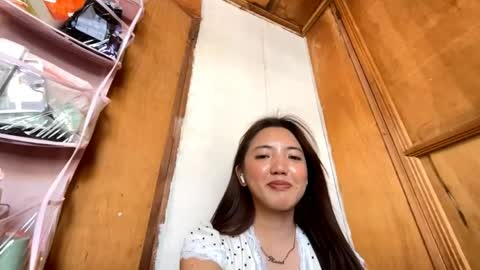 Snapshot of nataliechristopoulos chatting on April 11, 3:22 am Emma online show from April 11, 3:22 am