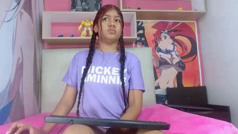 natalieevansx online show from December 18, 1:12 pm