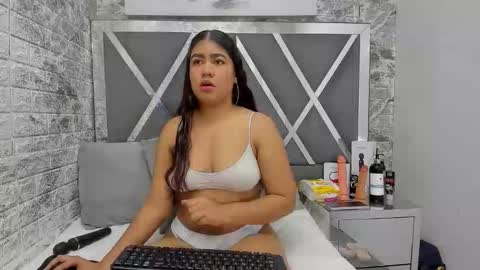 natalieevansx online show from November 10, 12:26 pm