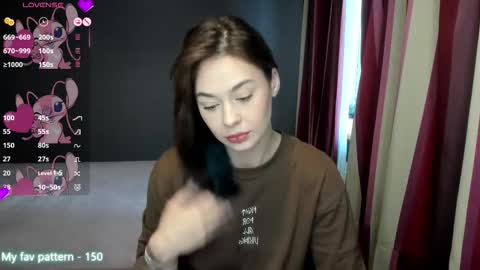 Snapshot of natalimillers chatting on October 19, 5:41 am Natali online show from October 19, 5:41 am