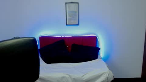 Nataly Escobar online show from February 24, 1:53 pm