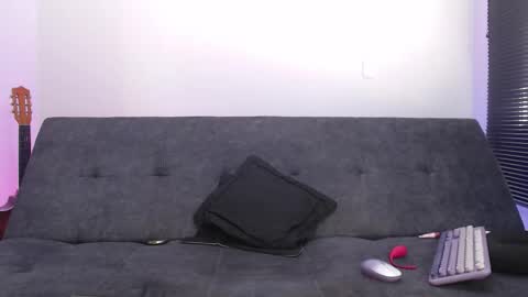   online show from November 23, 3:12 pm