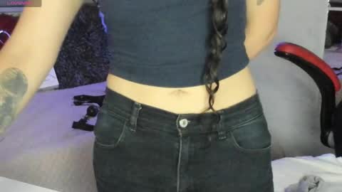Snapshot of natasha__logan chatting on May 5, 4:09 am Natasha online show from May 5, 4:09 am