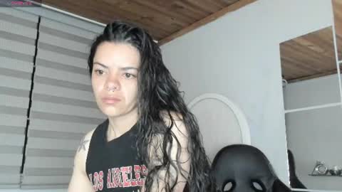 Snapshot of natasha__logan chatting on June 16, 4:04 am Natasha online show from June 16, 4:04 am