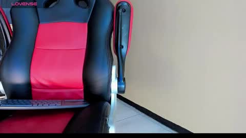 Snapshot of natasha_clifford chatting on December 2, 7:09 pm natasha_clifford online show from December 2, 7:09 pm