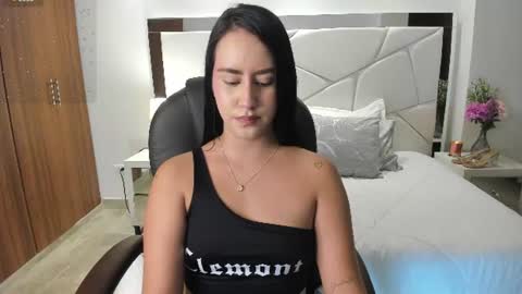 Snapshot of natasha_kiim_ chatting on June 18, 4:46 am natasha kiim online show from June 18, 4:46 am