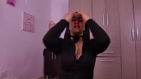 Snapshot of natasha_klump chatting on June 10, 10:03 am natasha_klump online show from June 10, 10:03 am