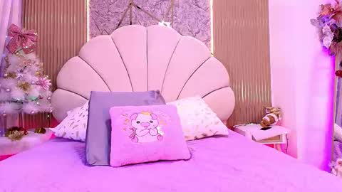 Snapshot of natasha_luna_ chatting on December 5, 7:32 pm Natasha online show from December 5, 7:32 pm