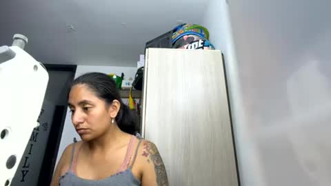 natasha_shine22 online show from August 4, 11:29 pm