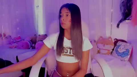 Snapshot of natasha_smith_ws chatting on December 23, 9:08 pm Natasha online show from December 23, 9:08 pm