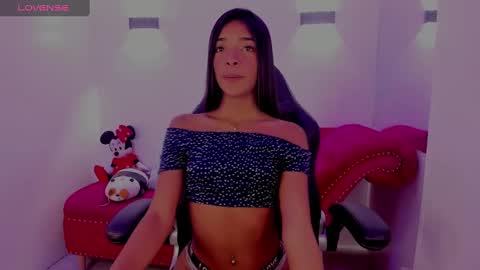 Snapshot of natasha_smith_ws chatting on February 4, 1:48 pm Natasha online show from February 4, 1:48 pm