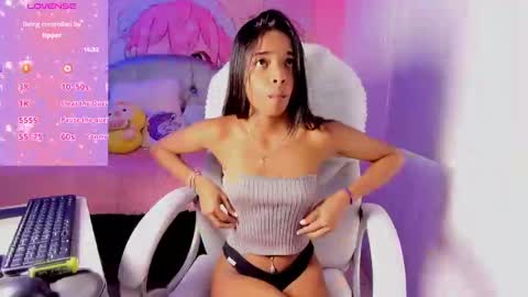 Snapshot of natasha_smith_ws chatting on March 1, 9:59 pm Natasha online show from March 1, 9:59 pm