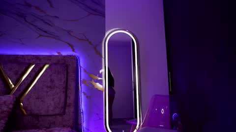 Natasha Vesper  online show from January 8, 7:05 pm