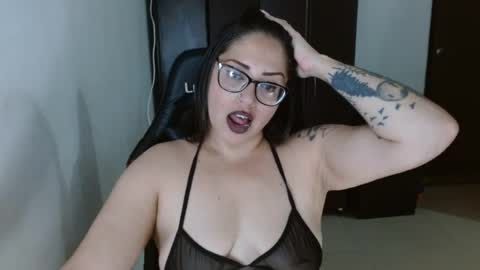 Snapshot of natashasmithe chatting on August 9, 1:51 am Natasha Smithe online show from August 9, 1:51 am