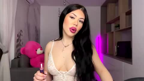 natashavoss online show from March 8, 8:25 pm