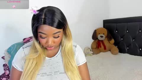 Snapshot of natassha_brown chatting on January 23, 12:35 am Natassha online show from January 23, 12:35 am