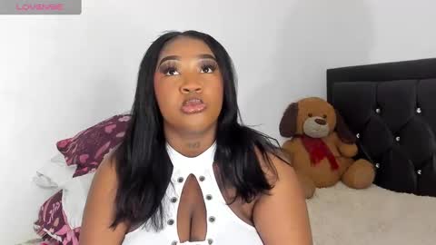 Snapshot of natassha_brown chatting on February 8, 1:00 am Natassha online show from February 8, 1:00 am