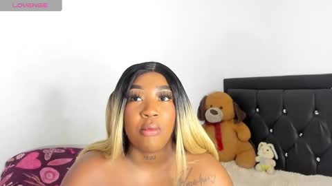 Snapshot of natassha_brown chatting on February 14, 1:23 am Natassha online show from February 14, 1:23 am