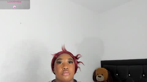 Snapshot of natassha_brown chatting on February 15, 3:31 am Natassha online show from February 15, 3:31 am