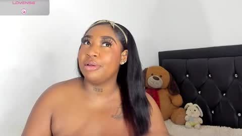 Snapshot of natassha_brown chatting on February 19, 2:55 am Natassha online show from February 19, 2:55 am