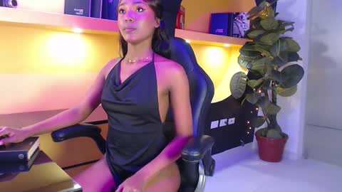 Snapshot of natazhaqueen chatting on October 8, 11:52 am nathalia online show from October 8, 11:52 am