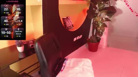 Snapshot of natazhaqueen chatting on February 22, 4:24 am nathalia online show from February 22, 4:24 am