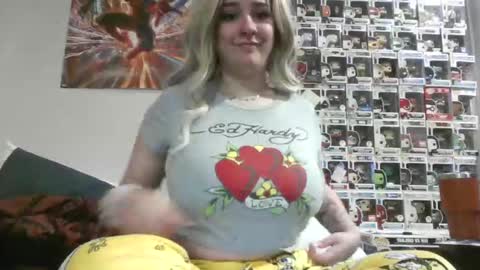 Snapshot of natbaby2002 chatting on November 18, 1:11 am natbaby2002 online show from November 18, 1:11 am