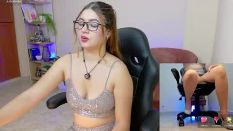 Snapshot of nathalie_29 chatting on July 4, 12:22 pm NATHALIE online show from July 4, 12:22 pm