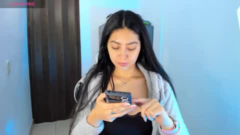 Snapshot of nathalie_rose chatting on December 17, 5:02 am Nathalie online show from December 17, 5:02 am