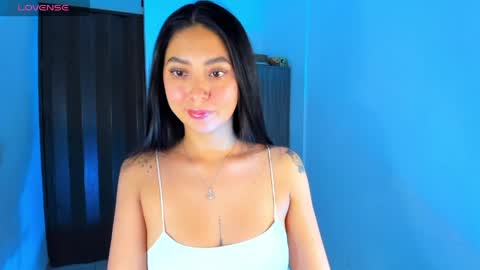 Snapshot of nathalie_rose chatting on April 16, 2:12 am Nathalie online show from April 16, 2:12 am