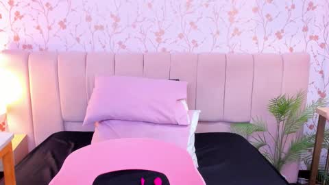 nathalie rossel online show from December 16, 7:08 pm